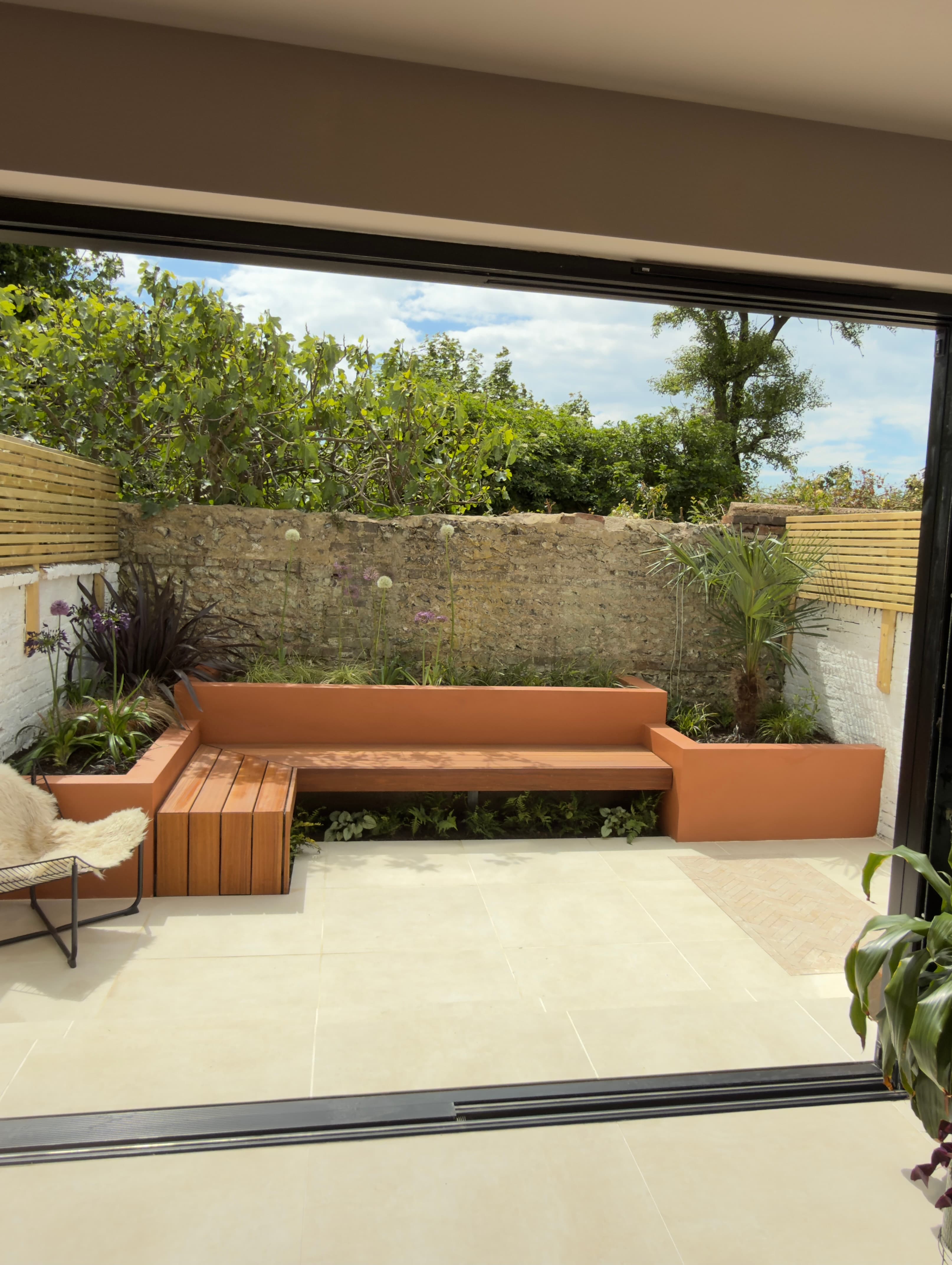 Porcelain paving in a Brighton courtyard garden